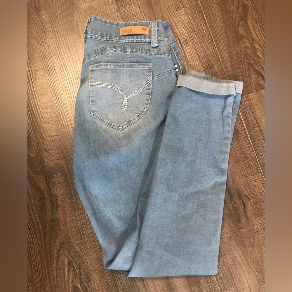 YMI WannaBettaButt MidRise Skinny Jeans - Size 11